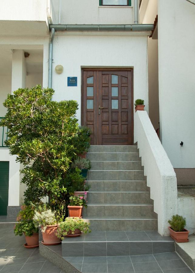 Apartments By The Sea Bilo, Primosten - 4191 Exterior photo