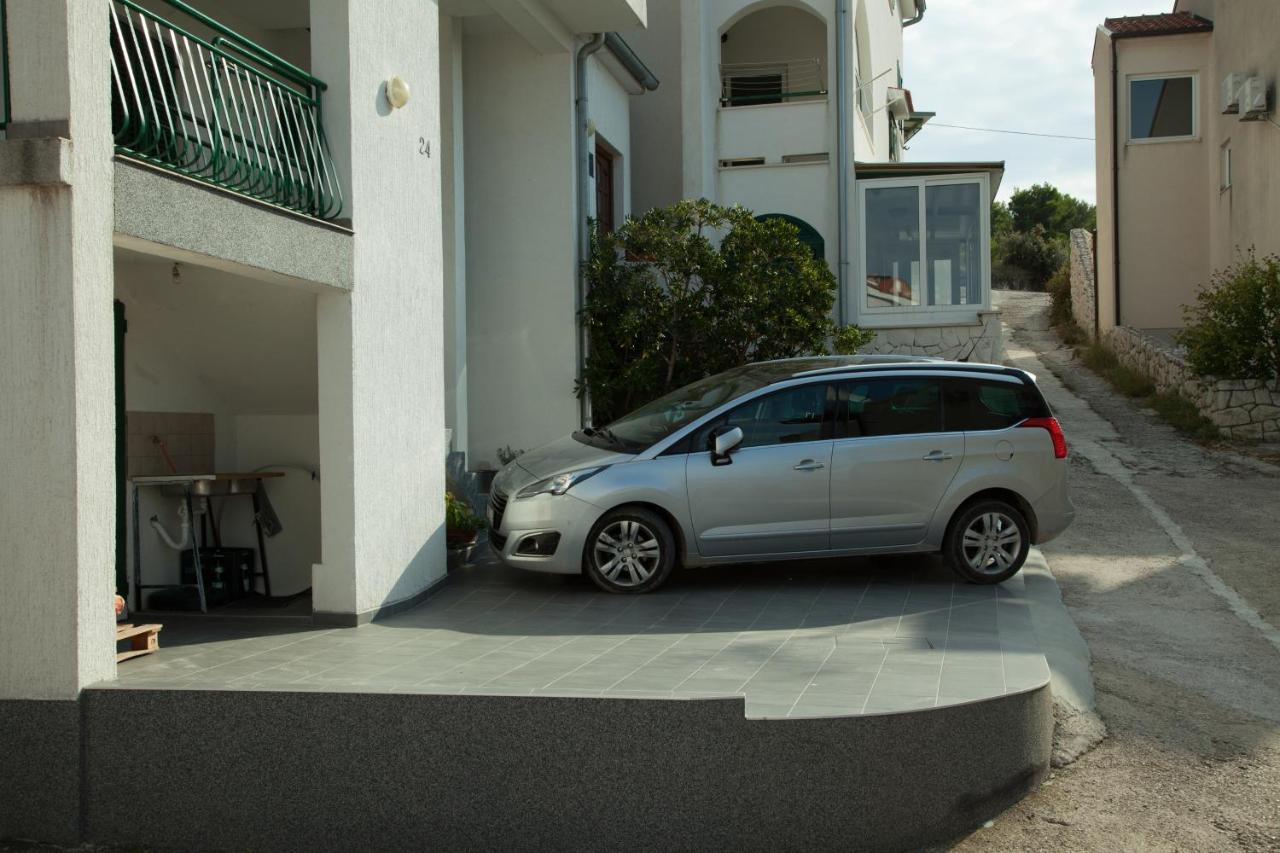 Apartments By The Sea Bilo, Primosten - 4191 Exterior photo